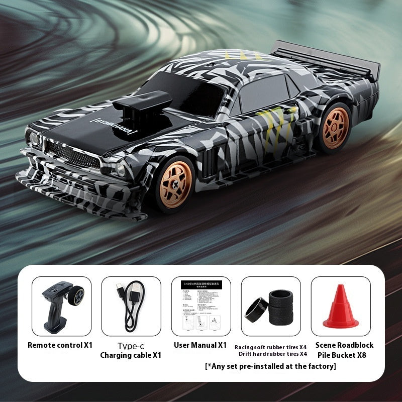 DriftLine V43 – Auto RC Drift 1:43 4WD con Control 2.4GHz, Gyro (Opc), Llantas Intercambiables y Barriles de Escenario