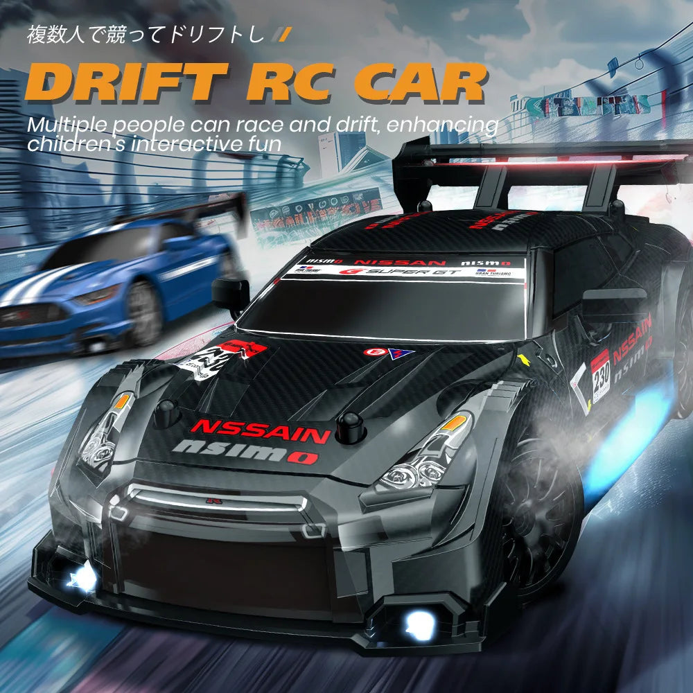 UrbanFury R – Auto RC Drift 1:24 con Luces, Carrocería PVC, 4WD, Llantas Extras y Obstáculos | 2.4GHz y Velocidad Ajustable