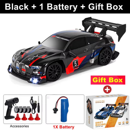 UrbanFury R – Auto RC Drift 1:24 con Luces, Carrocería PVC, 4WD, Llantas Extras y Obstáculos | 2.4GHz y Velocidad Ajustable